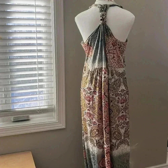 ❤️Host Picks❤️[L/XL]Shoreline  Abstract Gold Foil Halter Maxi Dress - Picture 5 of 11